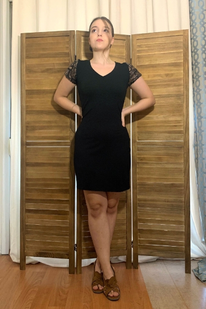 Γυναικείο midi φόρεμα από ανάγλυφο ελαστικό ύφασμα